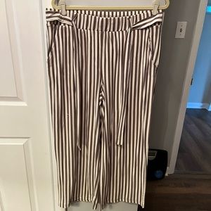 New without tags brown and cream crop pants. Light weight. Size L